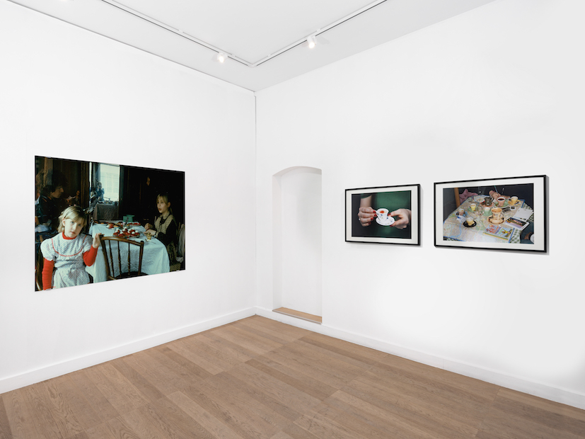 Autour d'un café (Over coffee) at Gowen Contemporary
